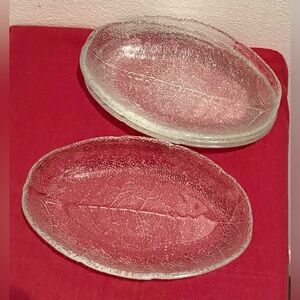 4 Arcoroc Aspen Leaf oval serving plates/dishes. 8.25” x 5”
France